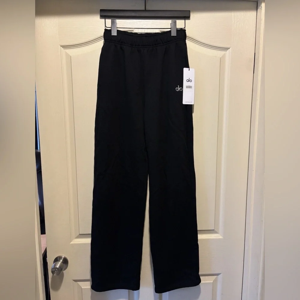 ALO Yoga Unisex “Accolade” Sweat Pant 31” Inseam (XS) *BESTSELLER AT ALO* - Picture 7 of 10